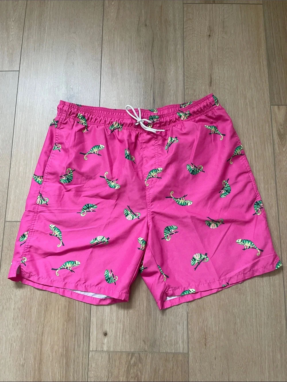 Old Navy Pink Swim Trunks with Green Chameleon Print, Men L #0143 - Picture 2 of 5